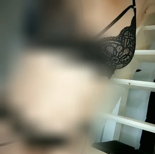 Danielle, 35