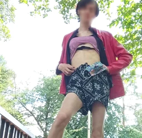 Leila, 22